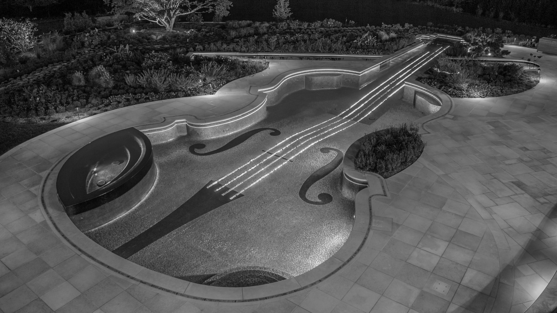cipriano-04a_1920x1080bw